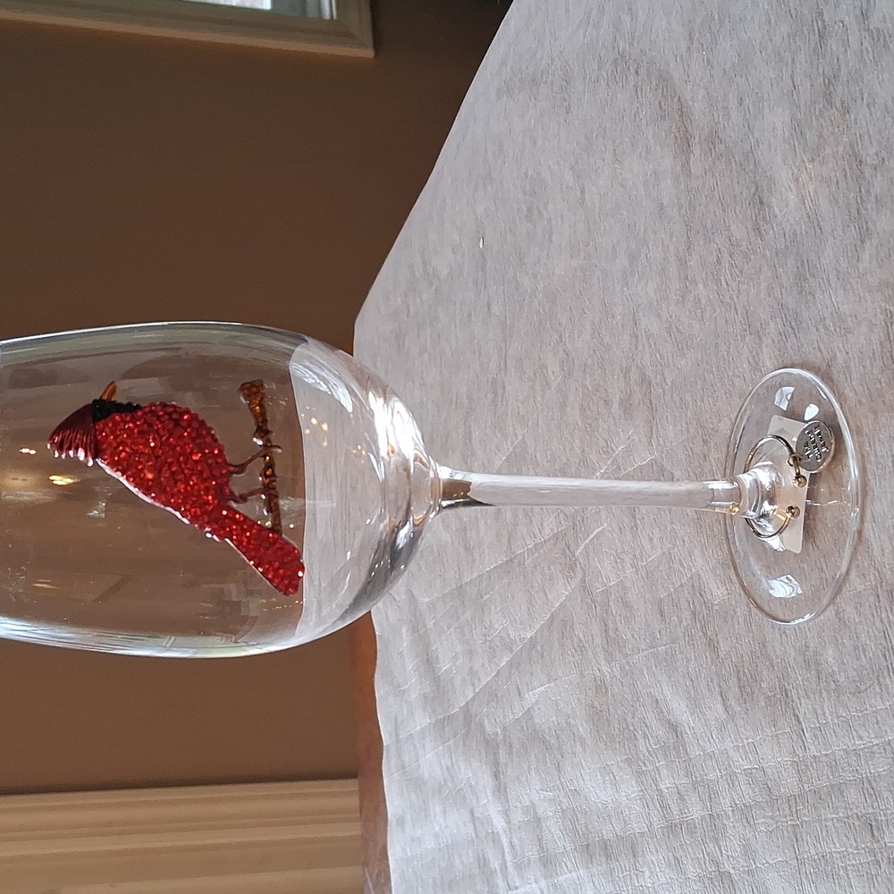Red Cardinal Stemmed Wine Glass - Decorative Bird Accent